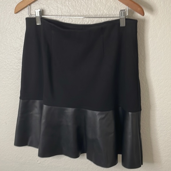 CABI Skirt | Black | Medium - Picture 3 of 7